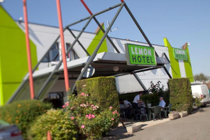 Lemon Hotel Dreux Chartres Extérieur photo